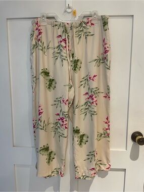 Valerie Stevens Casual Cream Floral Silk Cropped Capris Size L